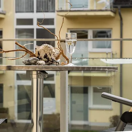 Nur 100 M Bis Zum Appartmentanlage Eldena 15 לובה