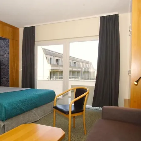 Nur 100 M Bis Zum Appartmentanlage Eldena 15 *