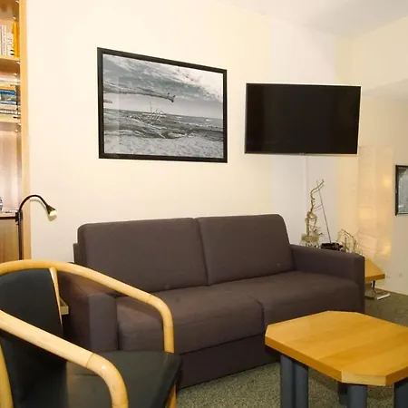 Nur 100 M Bis Zum Appartmentanlage Eldena 15