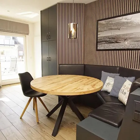 Nur 100 M Bis Zum Appartmentanlage Eldena 15 Apartment